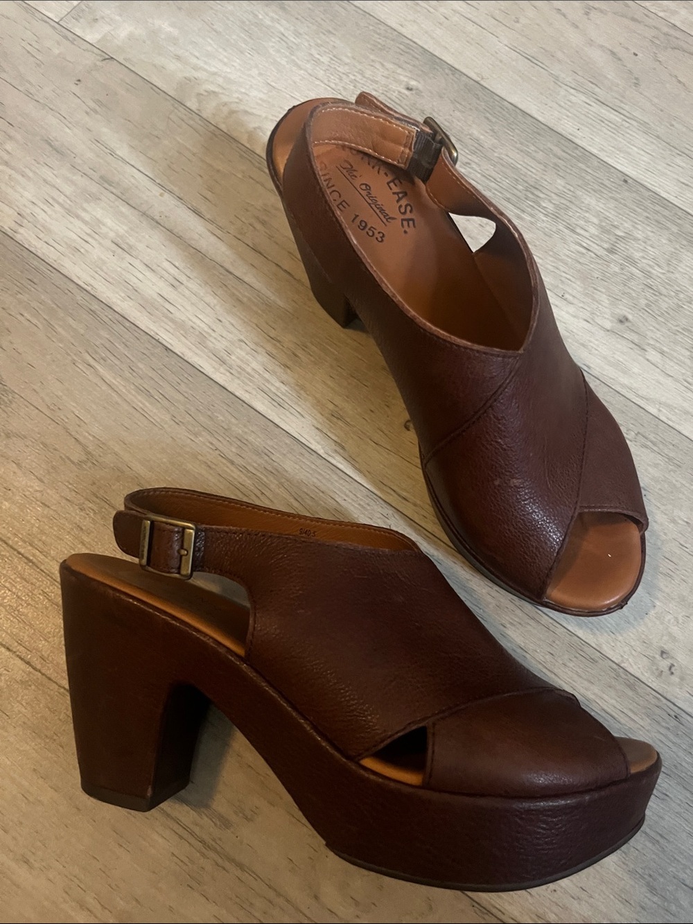 Kork-Ease Brown Leather Crossover Peep-Toe Wedge Sandal Boho 70’s Chic Chunky - Picture 5 of 9
